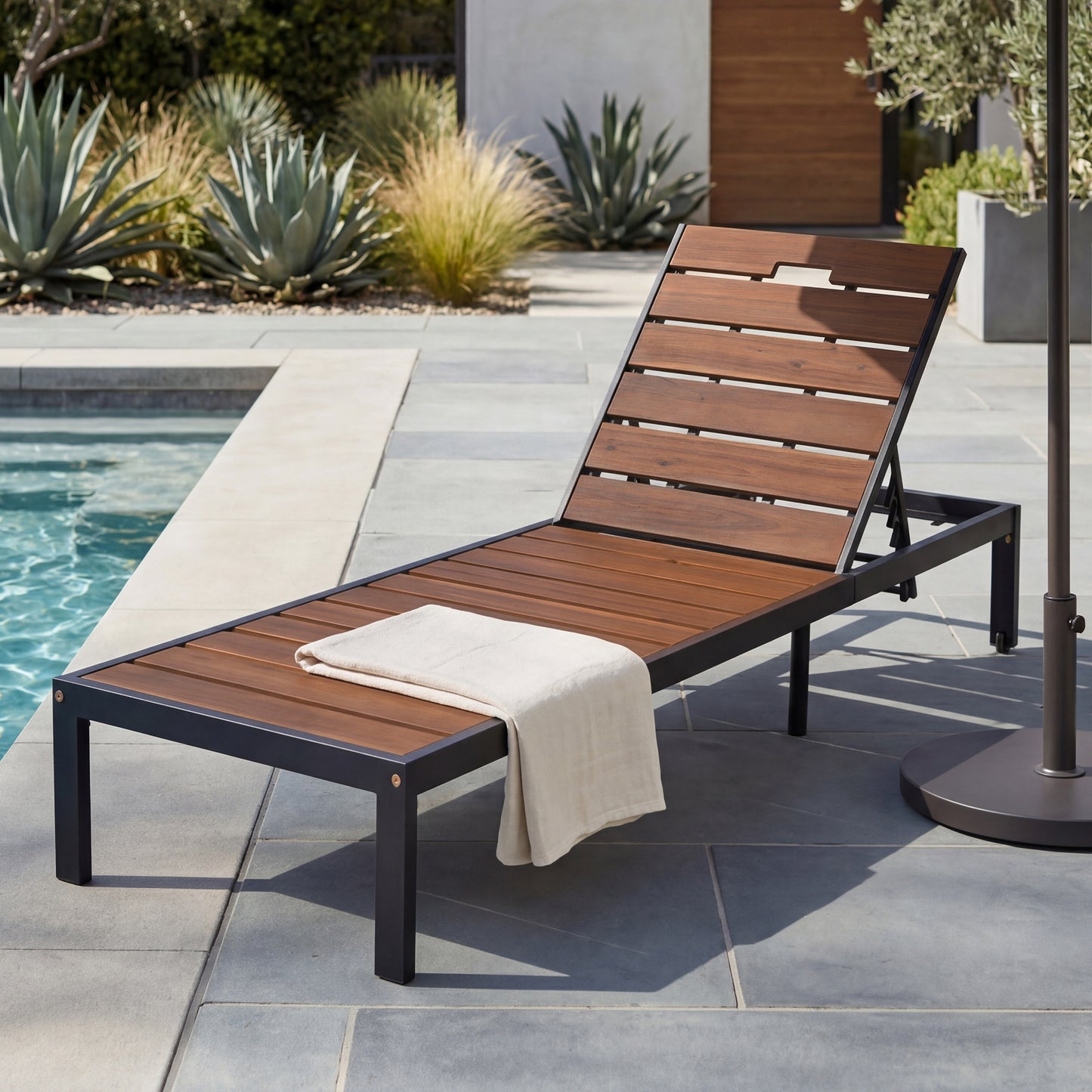 Outdoor Chaise Lounges Pool Lounge Chairs Outdoor Daybed Recliner with Adjustable Backrest for Patio, Poolside or Beach, Black+Brown