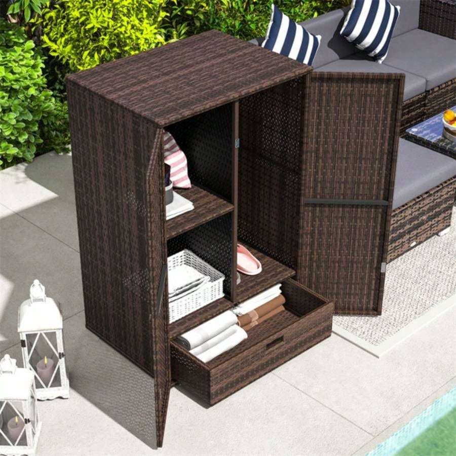 Chester Dresser/Storage Cabinets/Lockers/rolling wardrobe