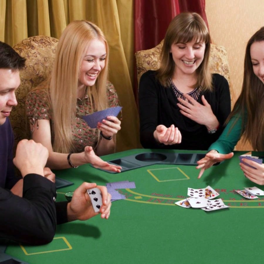 Soozier Poker Table Foldable 47 Octagon Casino Table Blackjack Texas Holdem Poker Table 8 Players with Chips Tray and Cup Holders, Green