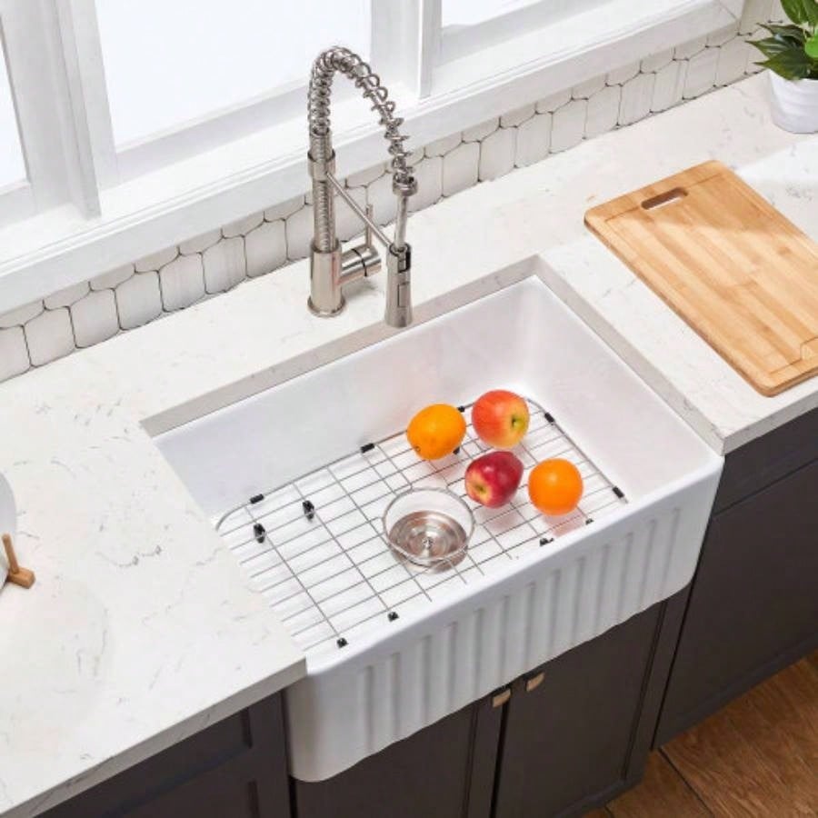 Fireclay 33 L X 20 Farmhouse Kitchen Sink with Grid and Strainer