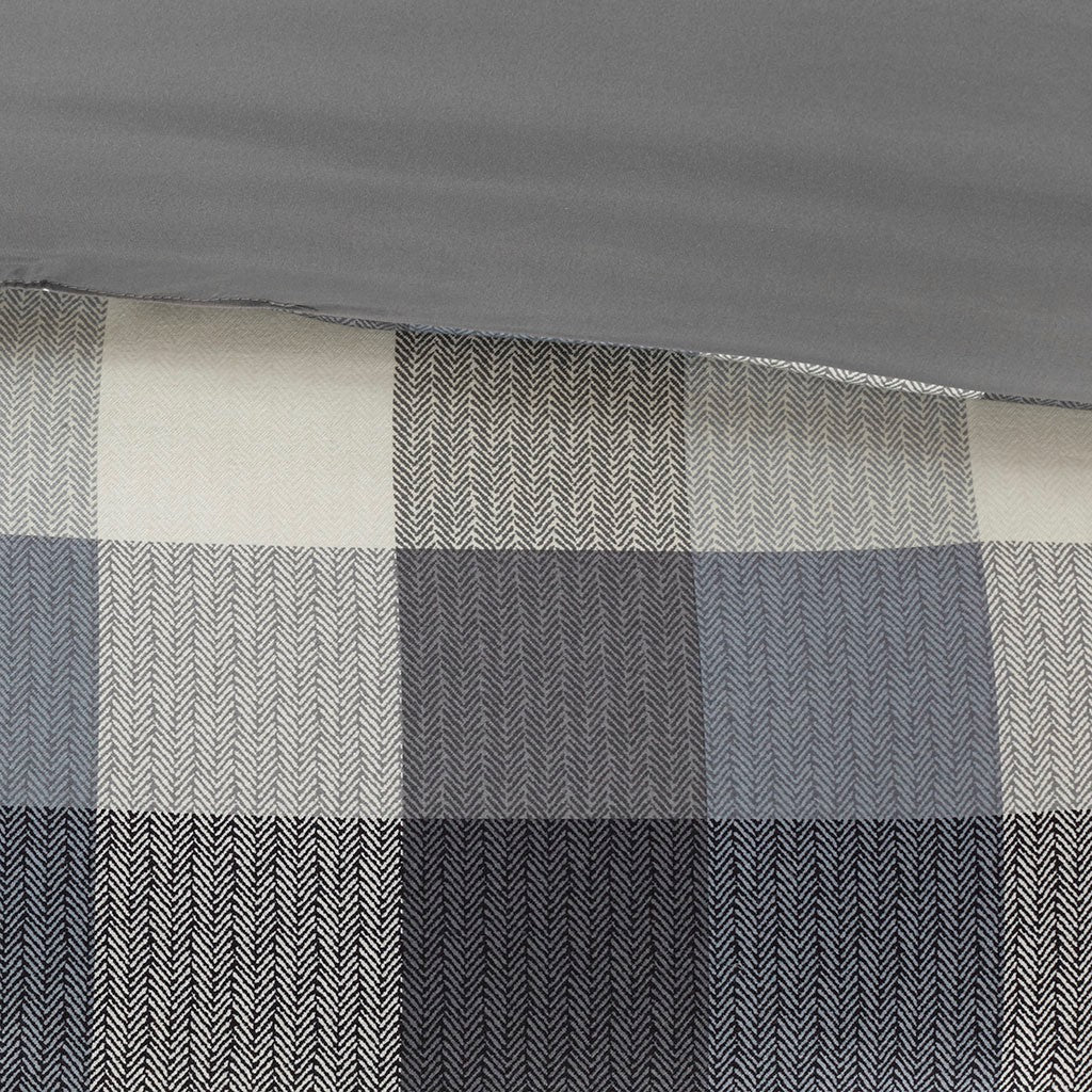Queen Grey Polyester Comforter Set with Plaid Pattern and Shams