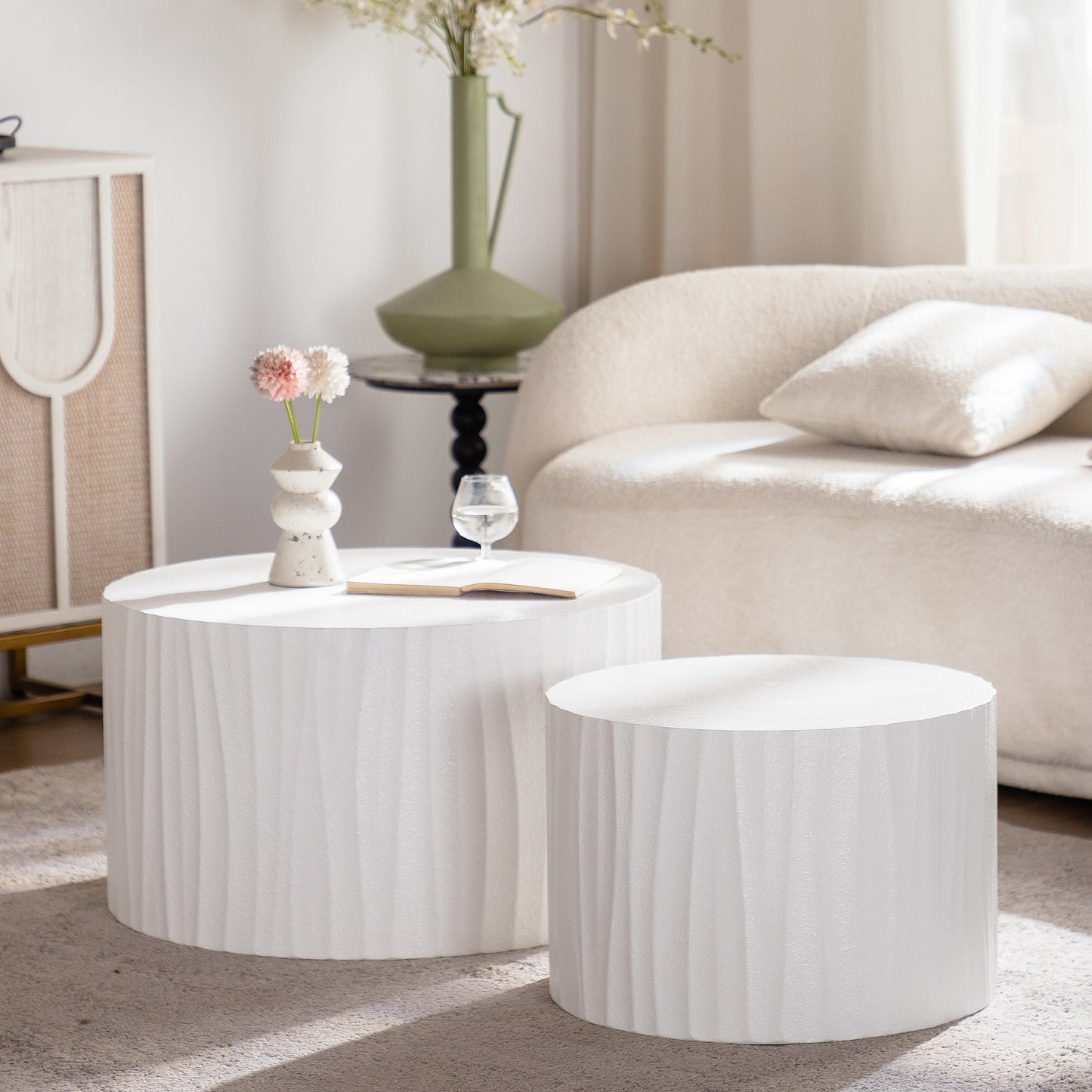 Nesting Coffee Table Set of 2 Round Wooden Coffee Tables Circle Modern Table for Living Room Bedroom Accent End Side Table