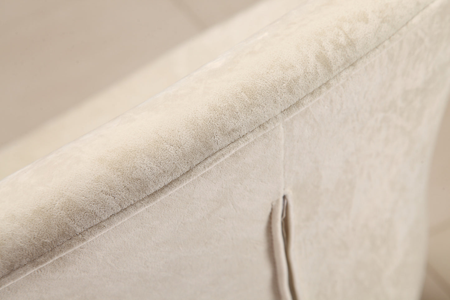 White Swivel Lounge Chair - Metal & Velvet for Living Room
