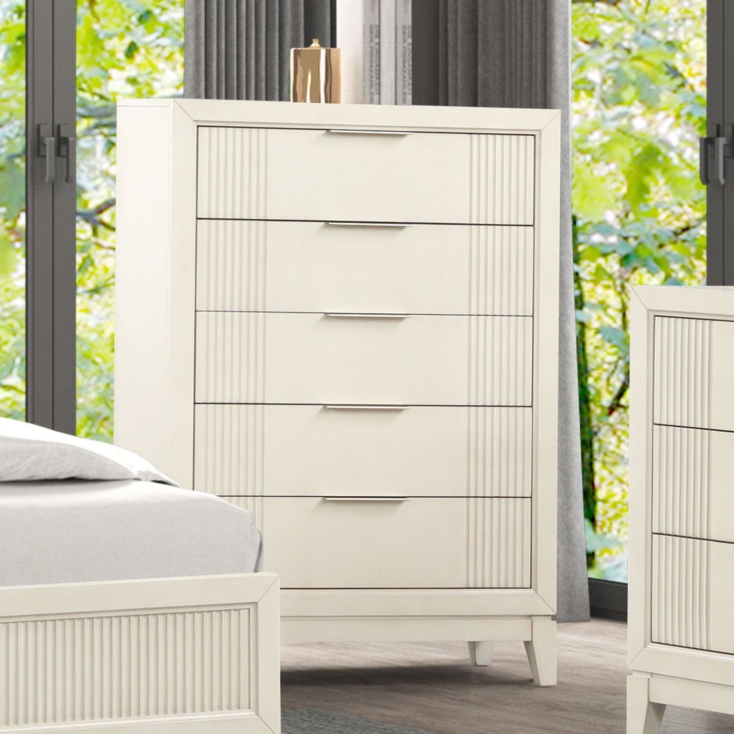 1pc Chest Metal Side Glides Chrome Finger Pulls 5-English Dovetail Drawers Accent Fluted Design Antique White Finish Transitional Style Bedroom