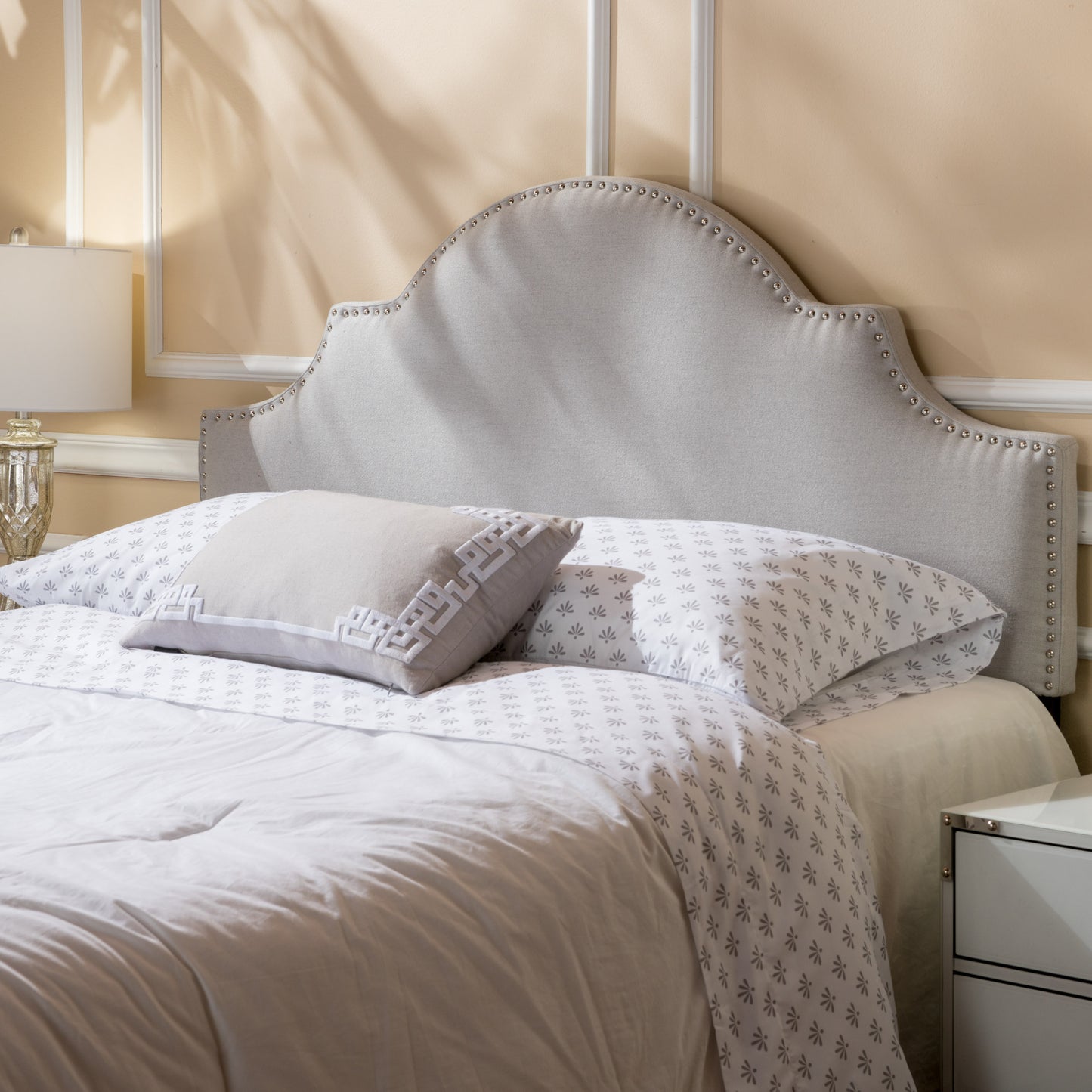 Upholstered Headboard Queen Size, Solid Wood Head Board with Durable Metal Legs, Adjustable Height Queen headboard with Nailhead Trim in Bedroom