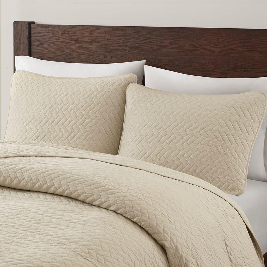 Luxurious Queen Quilt Set - Linen Comfort & Style