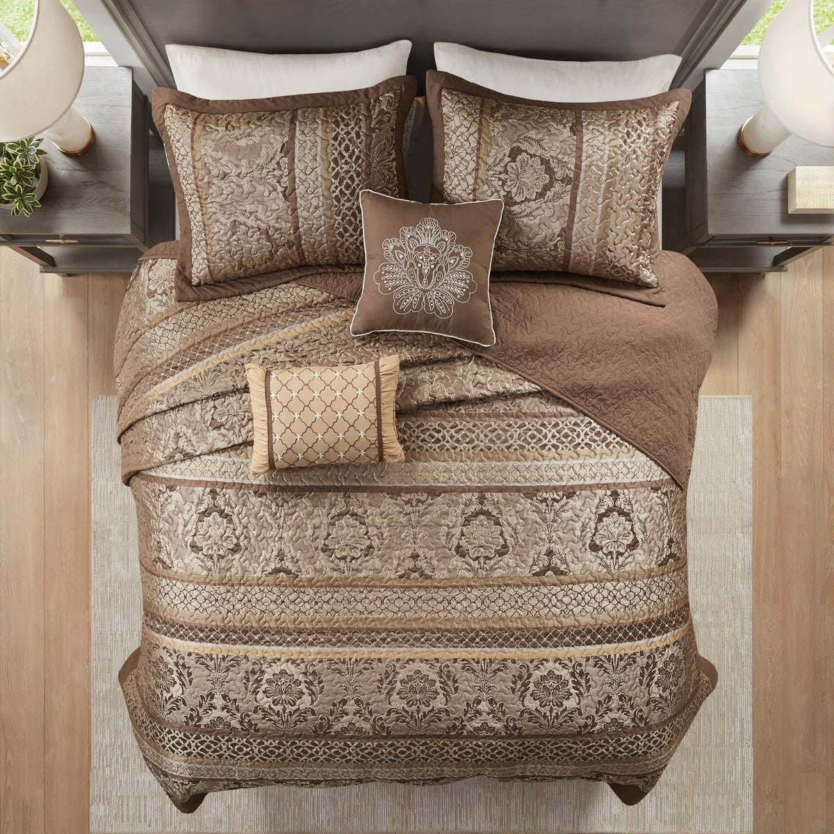 5 Piece Reversible Jacquard Bedspread Set - King Size, Brown & Gold
