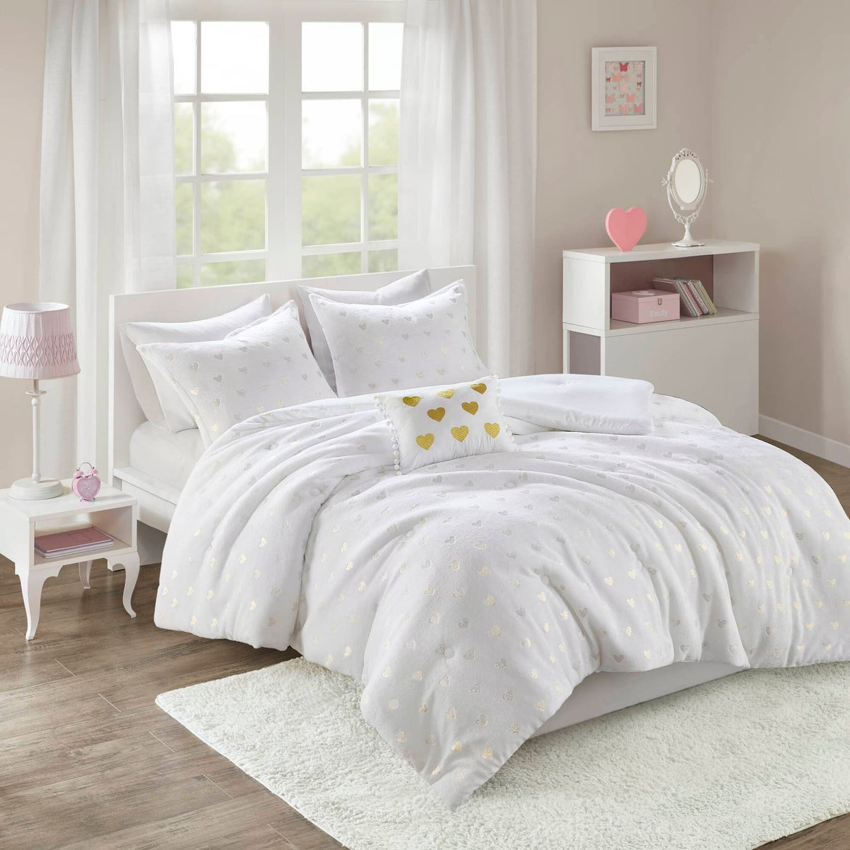 Full/Queen Plush White Comforter Set with Heart Motif