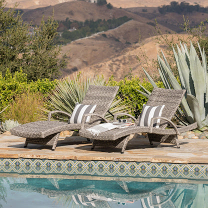 CRETE WICKER CHAISE LOUNGE