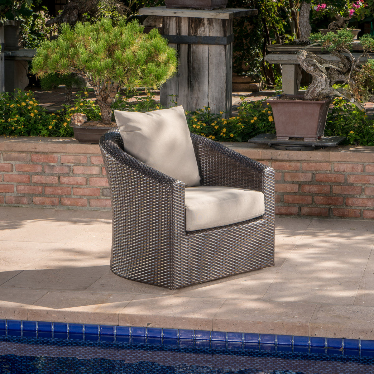 Khaki Brown Aluminum Wicker Patio Chair - Durable Outdoor Seating