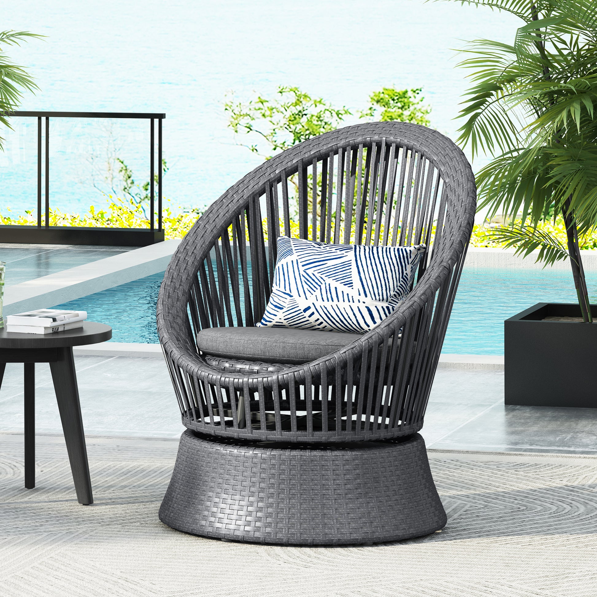 Gray Rattan Lounge Chair for Poolside and Garden Outdoor Seating