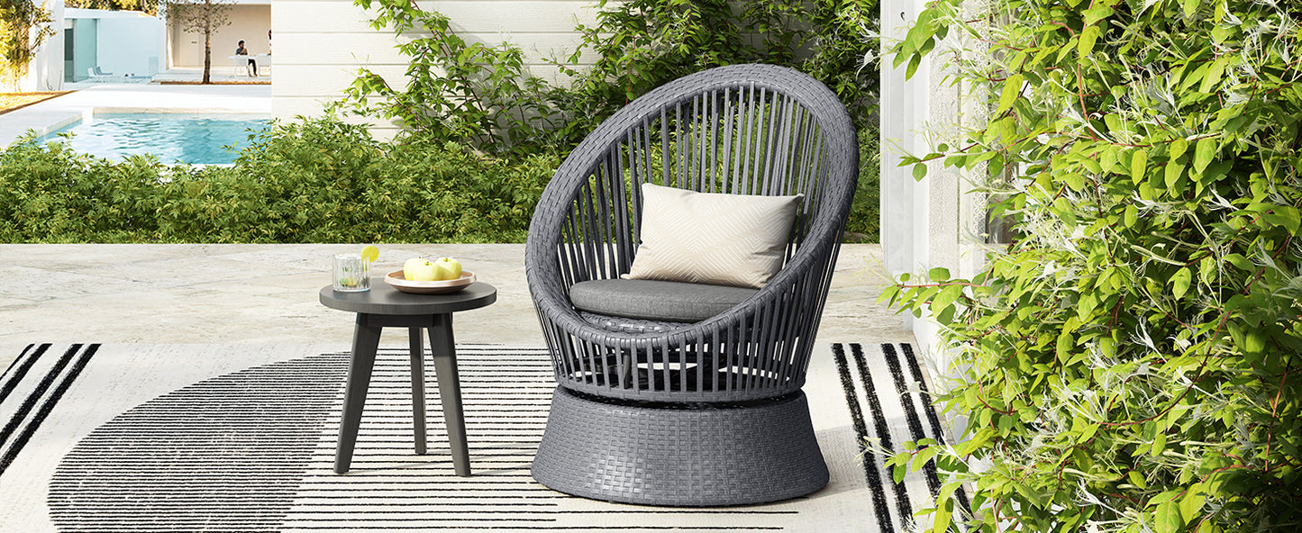 Gray Rattan Lounge Chair for Poolside and Garden Outdoor Seating