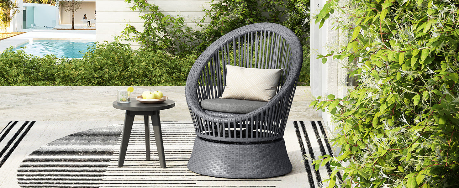 Gray Rattan Lounge Chair for Poolside and Garden Outdoor Seating