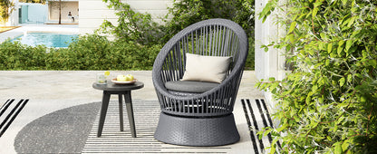 Gray Rattan Lounge Chair for Poolside and Garden Outdoor Seating