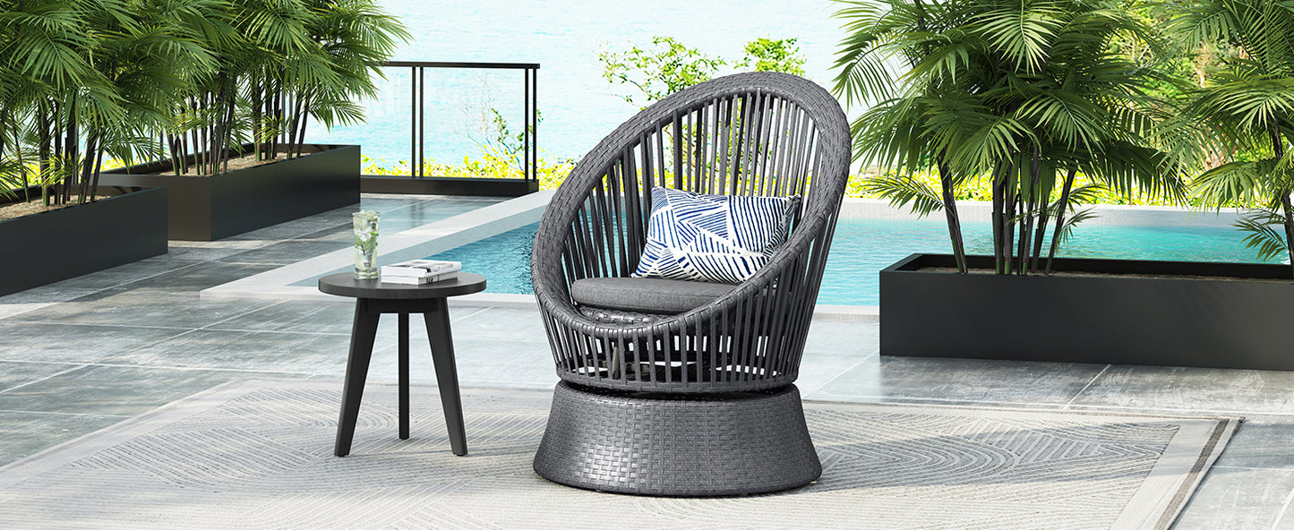 Gray Rattan Lounge Chair for Poolside and Garden Outdoor Seating