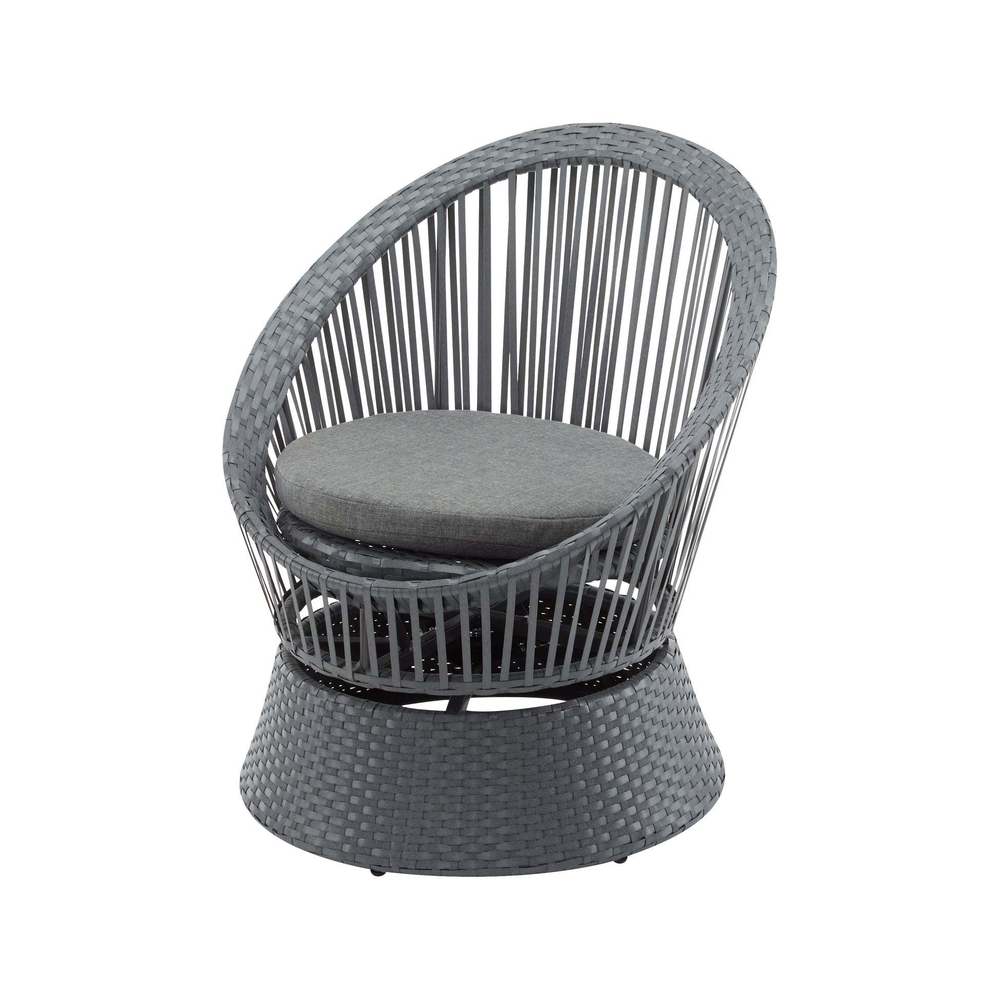 Gray Rattan Lounge Chair for Poolside and Garden Outdoor Seating
