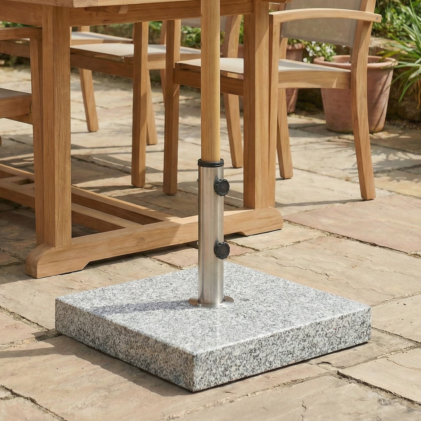 UM-HOLDER SQUARE 55LBS  Umbrella Base(57381.00)