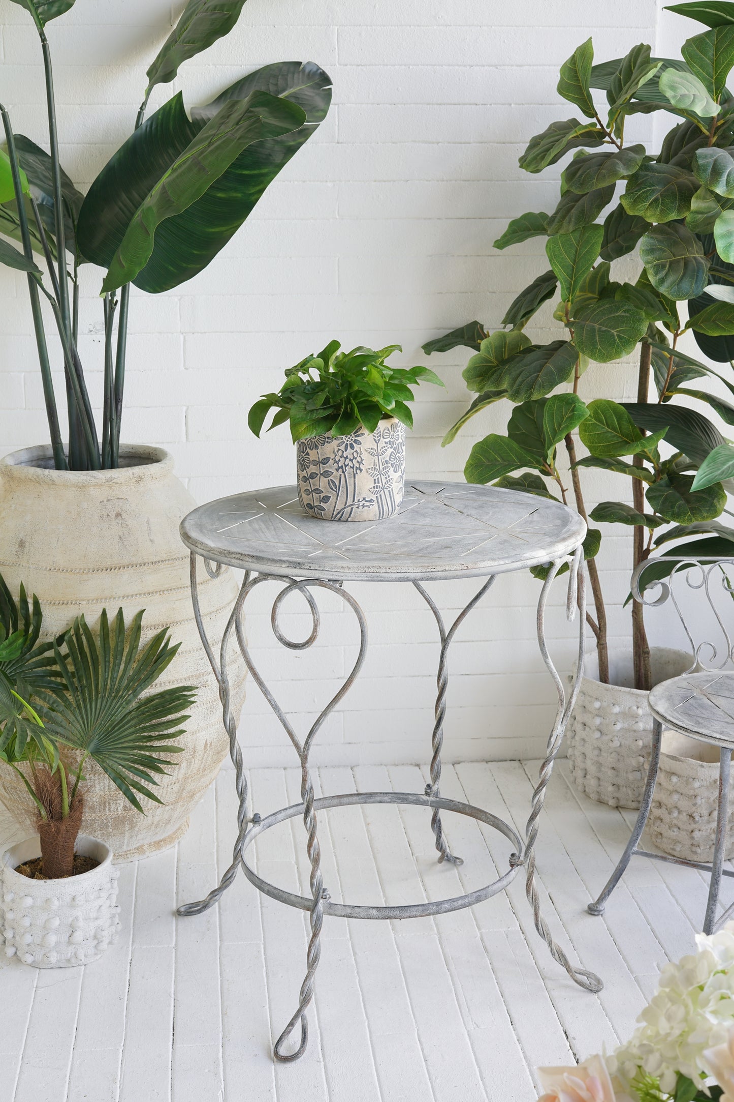 26x26x30" Heart Iron Round Side Table, Distressed Silver Finish, French Country Accent End Table with Twisted Legs
