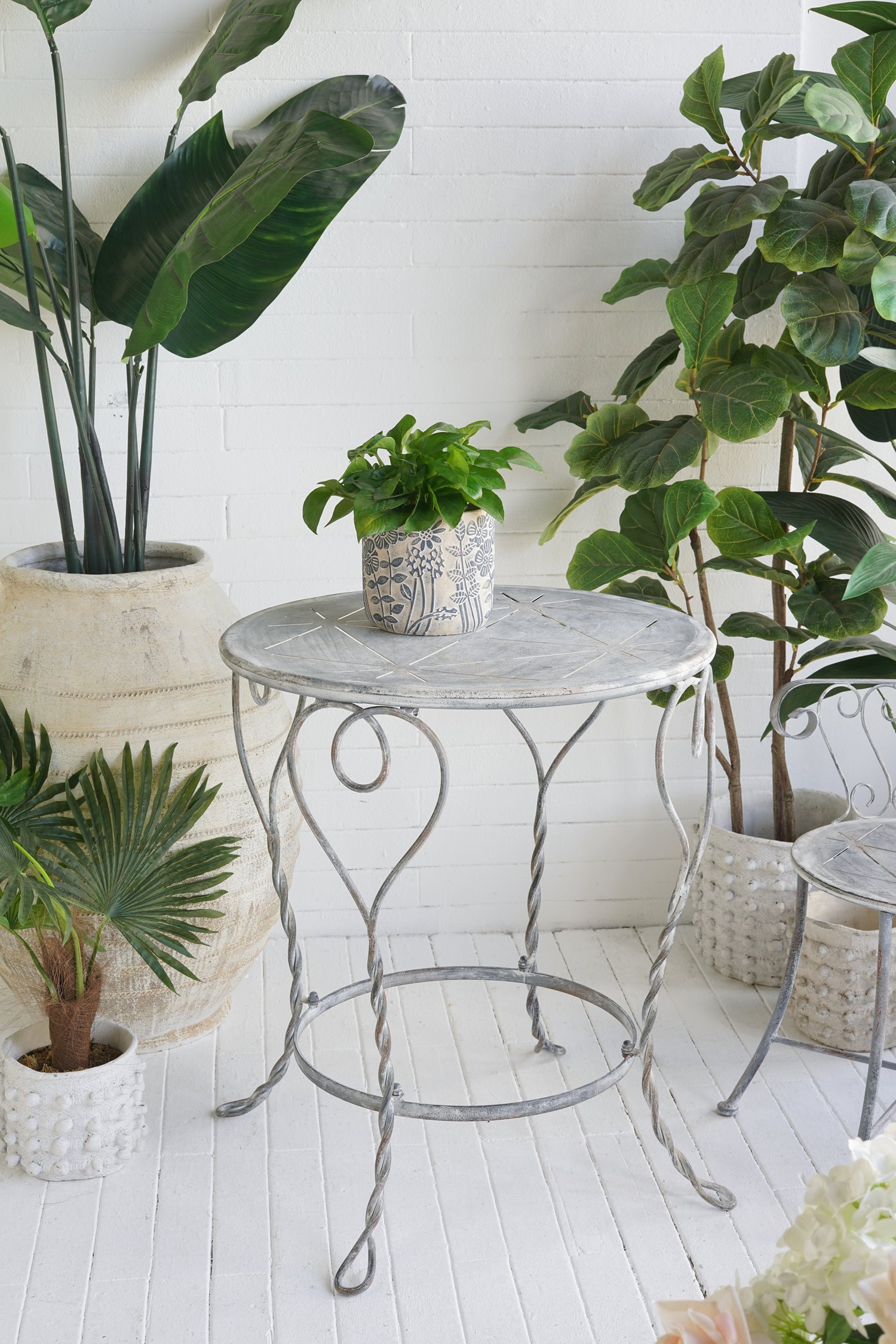 26x26x30" Heart Iron Round Side Table, Distressed Silver Finish, French Country Accent End Table with Twisted Legs