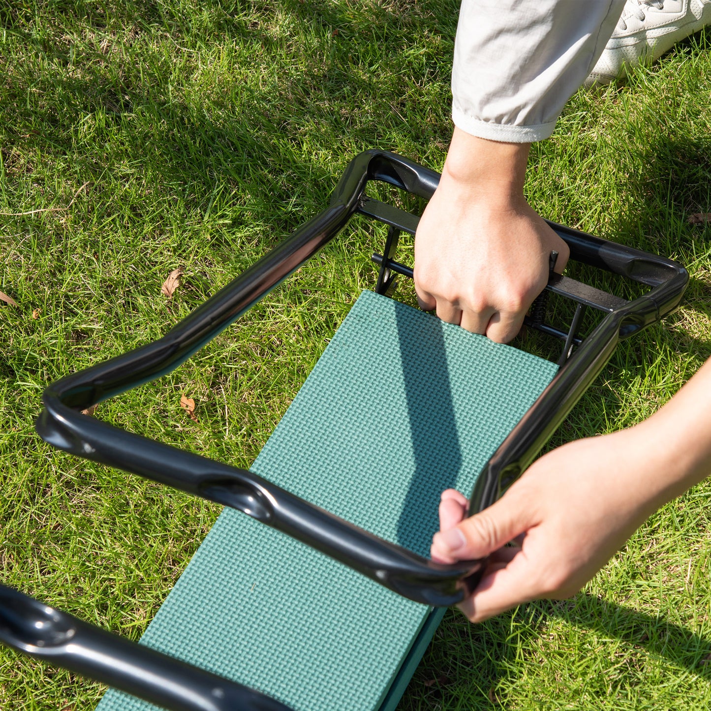 Green Steel Garden Kneeling Bench - Folding Seat Pad