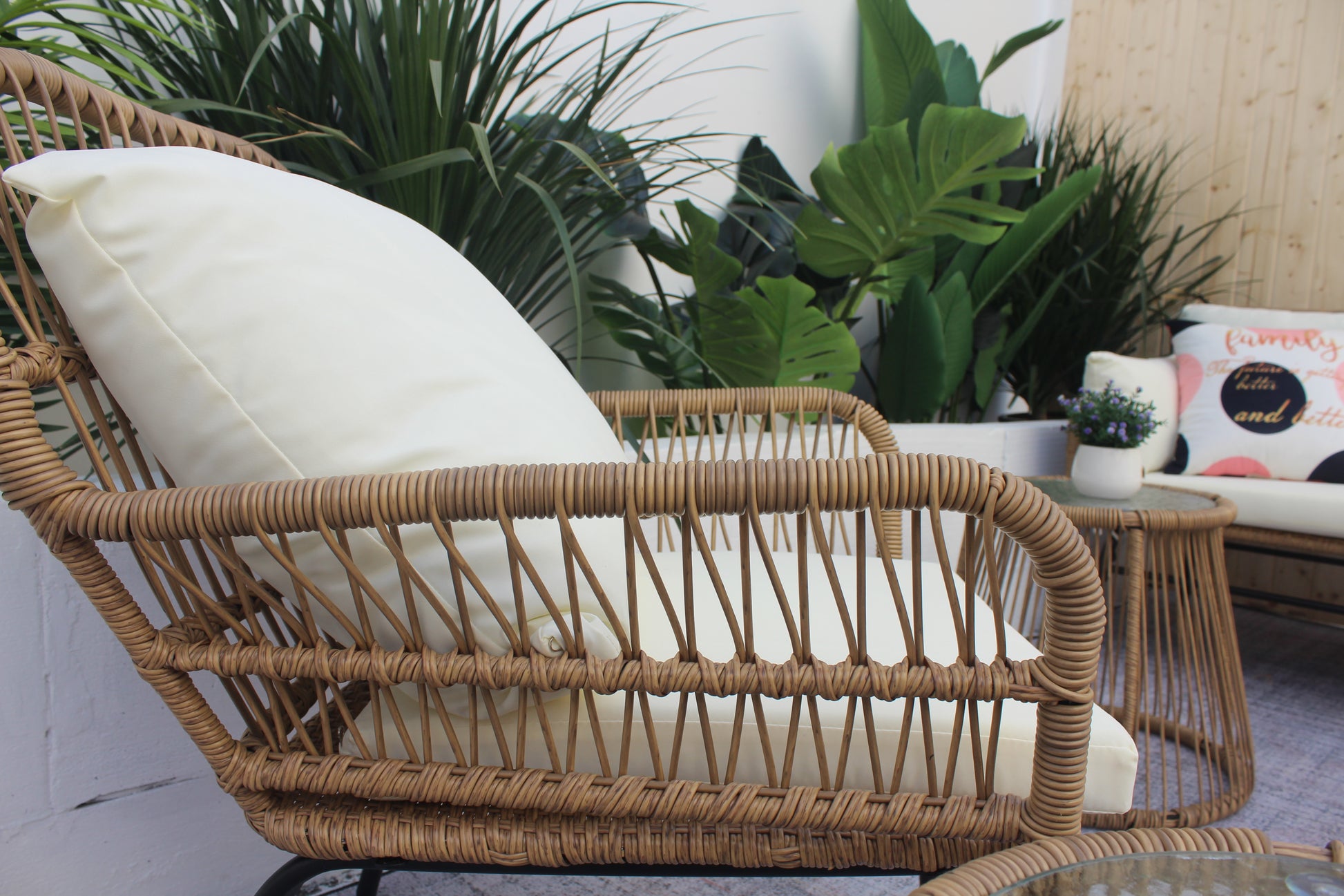 6-Piece Patio Furniture Set - Natural Wicker Sofa with Cushions