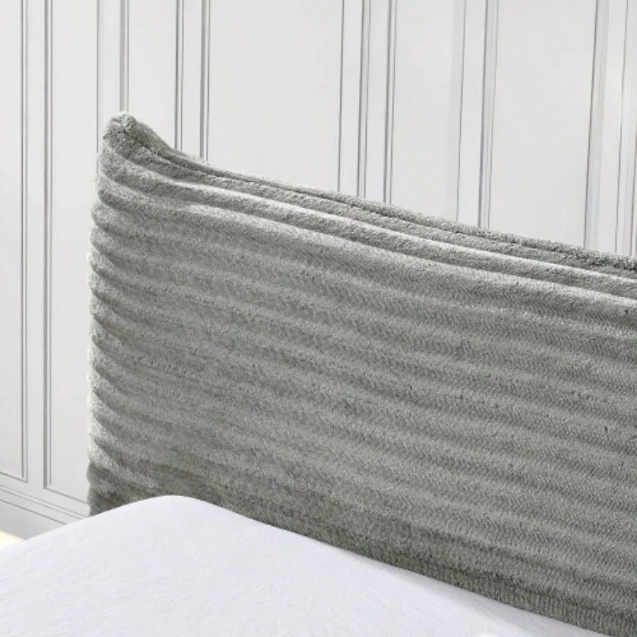 Size Upholstered Bed FrameAnd velvet fabric, Grounded Platform Bed with Decorative Curved Headboard and Solid Wood Frame, No Box Spring Required - 6887.7524.25