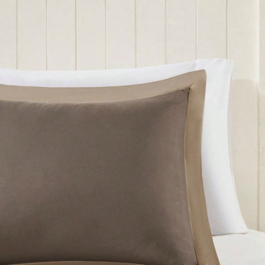 Full/ Scotchgard Quilting Reversible Down Comforter Set