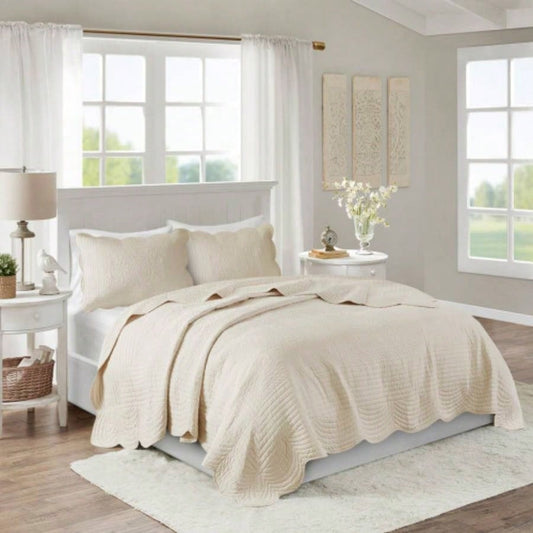 3 Piece Reversible Scalloped Quilt Set King/Cal King