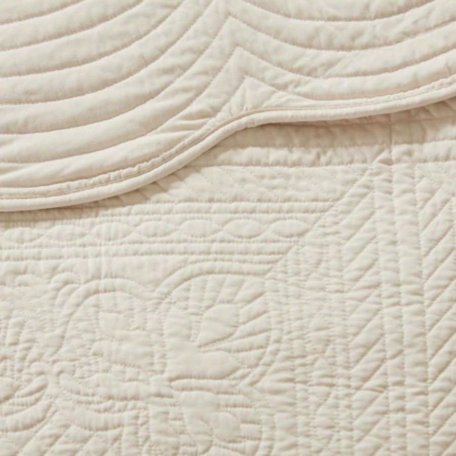 3 Piece Reversible Scalloped Quilt Set King/Cal King