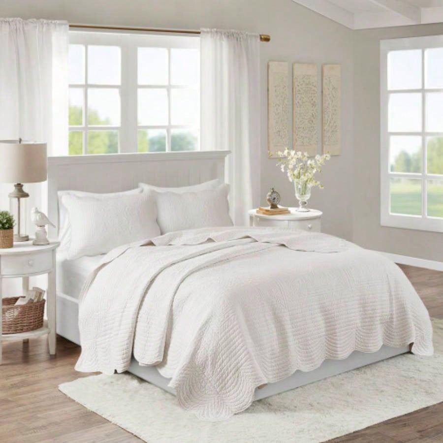 3 Piece Reversible Scalloped Quilt Set Seafoam King/Cal King