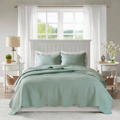 3 Piece Reversible Scalloped Quilt Set Seafoam King/Cal King