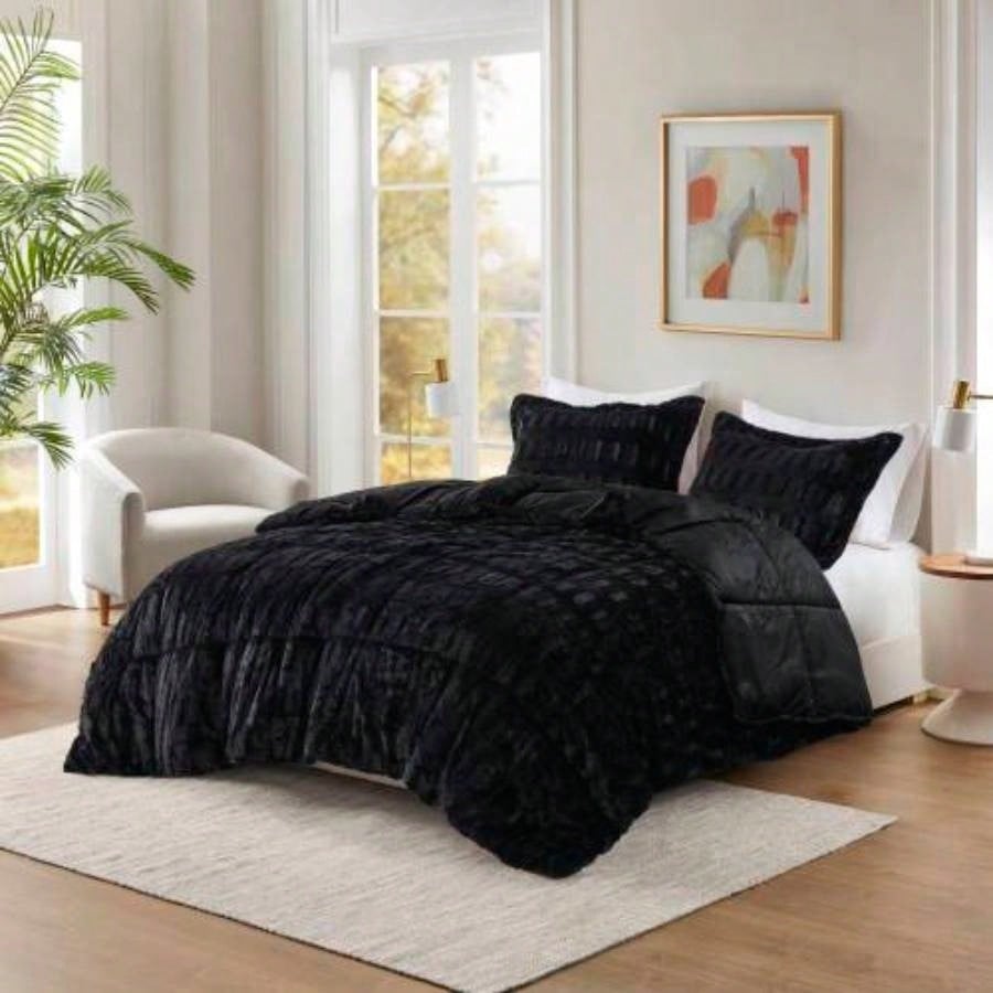 Full/ Back Print Long Fur Comforter Set