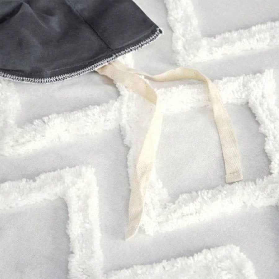 King/Cal King 3 Piece Cotton Duvet Cover Set with Chenille Tufting