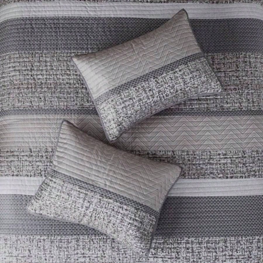 6 Piece Reversible Jacquard Quilt Set with Throw Pillows/Taupe King/Cal King