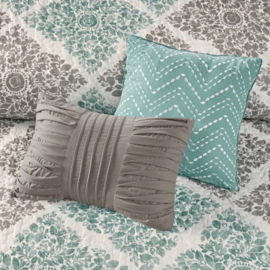 6 Piece Printed Quilt Set with Throw Pillows Aqua King/Cal King