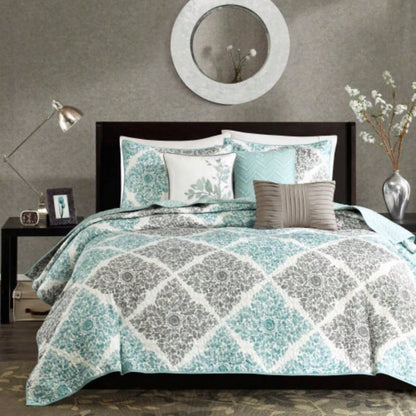6 Piece Printed Quilt Set with Throw Pillows Aqua King/Cal King