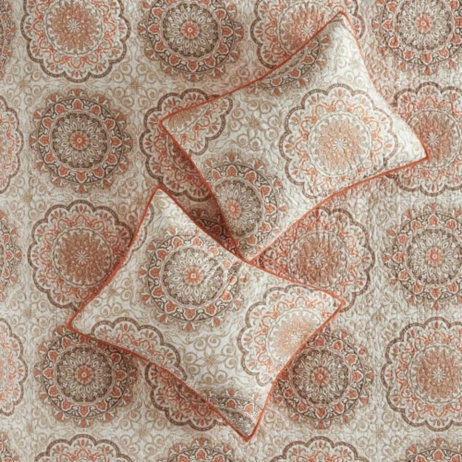 6 Piece Reversible Quilt Set with Throw Pillows Orange King/Cal King