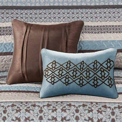 5 Piece Jacquard Quilt Set with Throw Pillows Blue King/Cal King