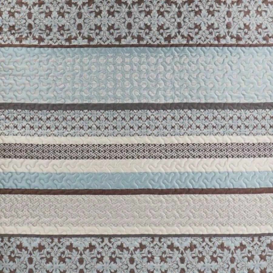 5 Piece Jacquard Quilt Set with Throw Pillows Blue King/Cal King