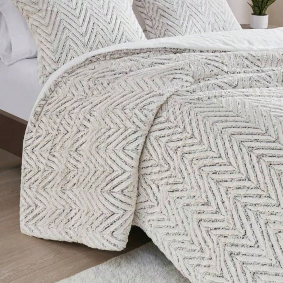 Twin/Twin XL Ultra Plush Down Comforter Set