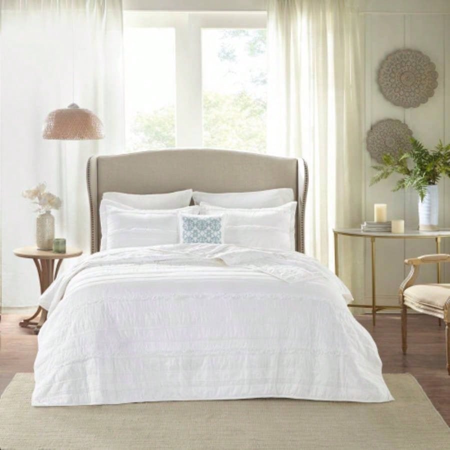 4 Piece Microfiber Reversible Ruffle Quilt Set with Throw Pillow White Full/