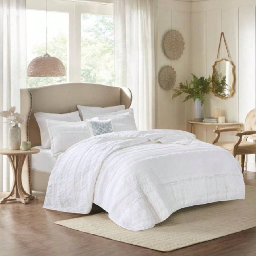 4 Piece Microfiber Reversible Ruffle Quilt Set with Throw Pillow White Full/