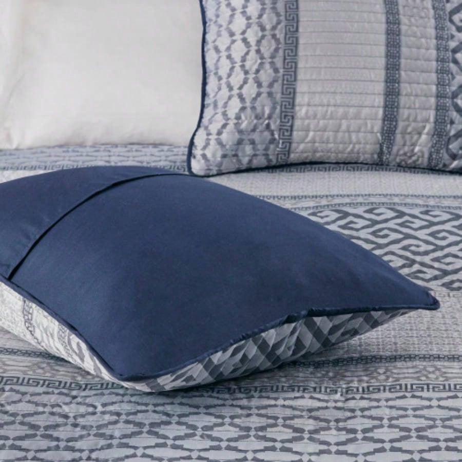 4 Piece Jacquard Quilt Set with Throw Pillow Navy Full/