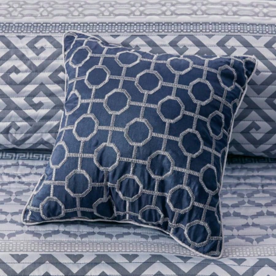 4 Piece Jacquard Quilt Set with Throw Pillow Navy Full/