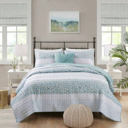 Full/ 4 Piece Seersucker Quilt Set with Throw Pillow