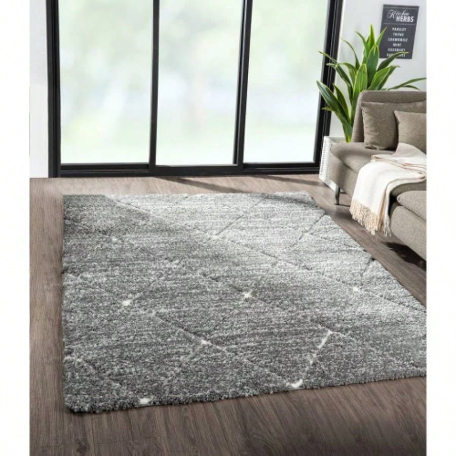 Talas Trellis Area Rug in and
