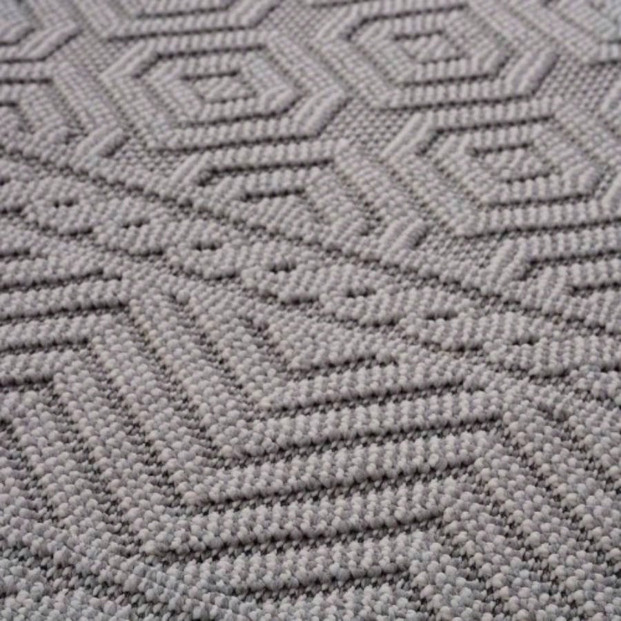 LOOM LUXE 8X10 White/Geometric Indoor/Outdoor Area Rug