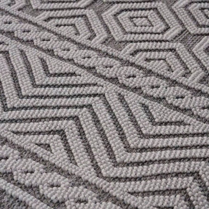 LOOM LUXE 8X10/White/Geometric Indoor/Outdoor Area Rug
