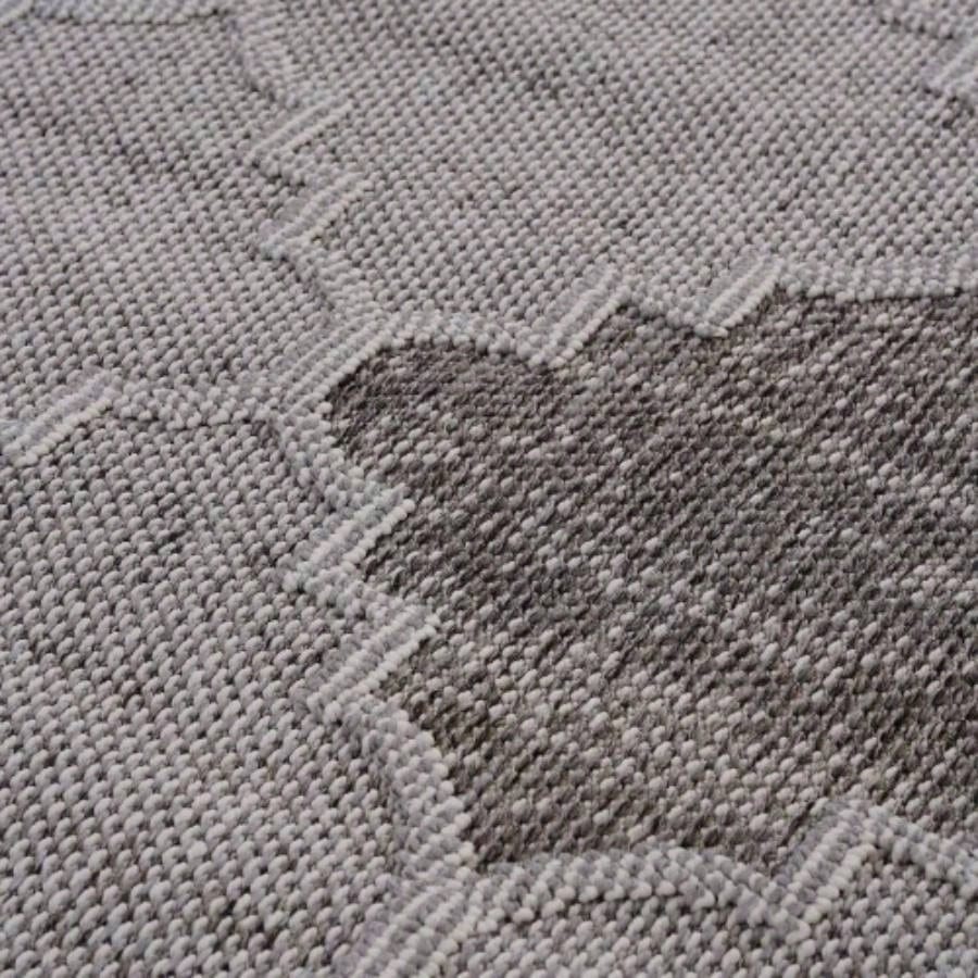 NAAR Guros 5X7 White// Trellis Indoor/ Outdoor Area Rug