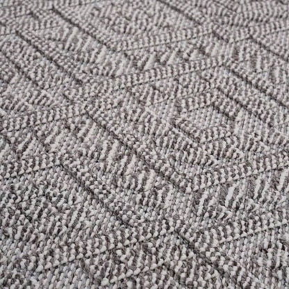 NAAR Guros 5X7 White/ White/ Traditional Indoor/ Outdoor Area Rug